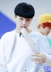 沈月陈立农今日吃瓜,吃瓜群众热议不已！